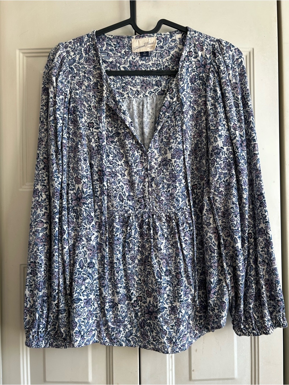 Universal Thread Blue Floral Tie-Front Peasant Top